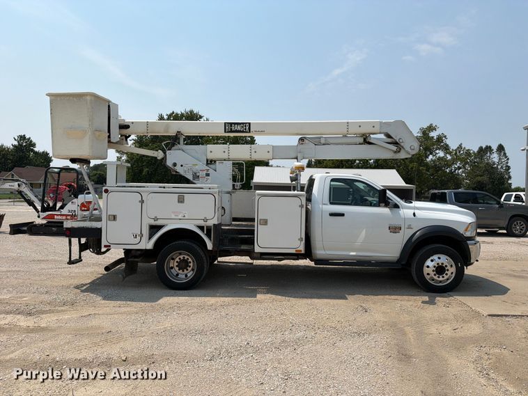 2012 Ram 5500 HD Bucket Truck - photo 4