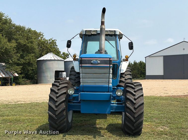 Ford TW-35 MFWD Tractor - photo 2