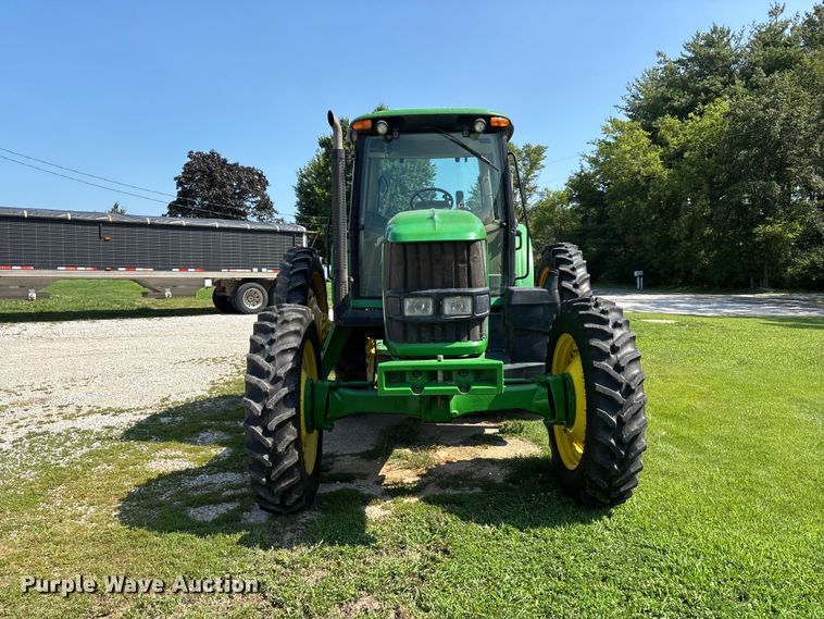 2011 John Deere 7330 MFWD Tractor - photo 2