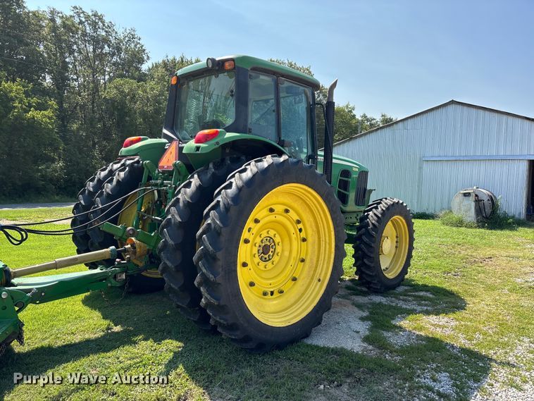 2011 John Deere 7330 MFWD Tractor - photo 5