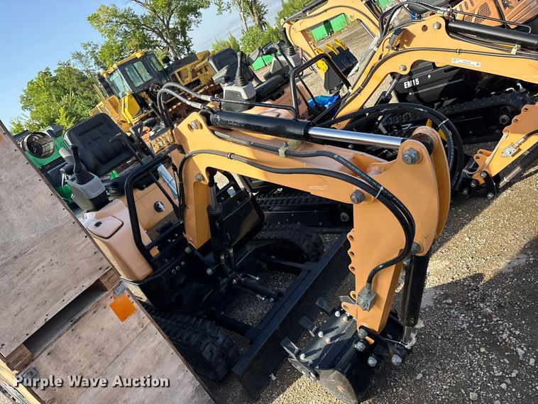 2024 Erie EM15 Mini Excavator - photo 4