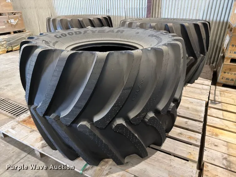 Goodyear VF105/50R32CF0 Tire