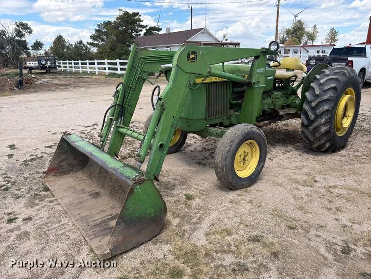 1970 John Deere 2020 Tractor