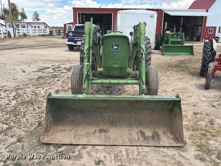 1970 John Deere 2020 Tractor - photo 2