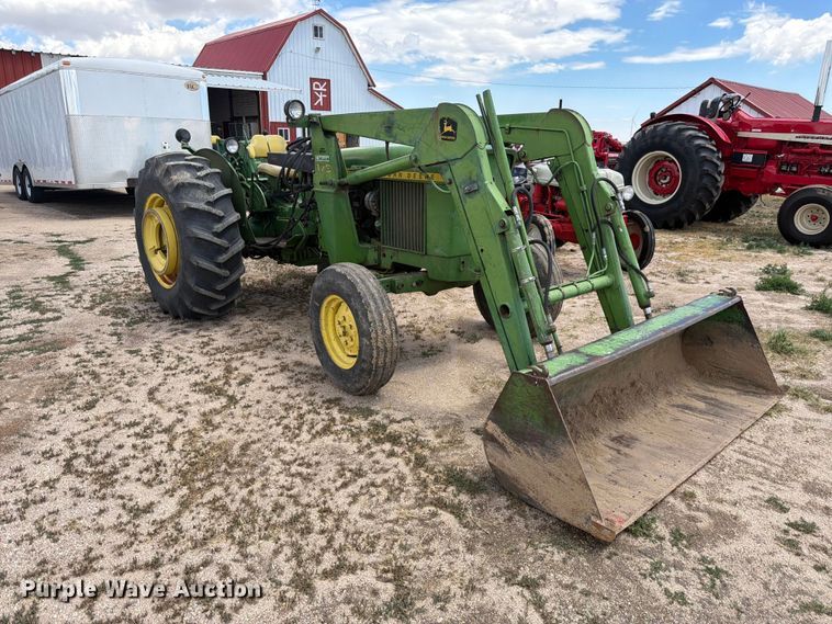 1970 John Deere 2020 Tractor - photo 3