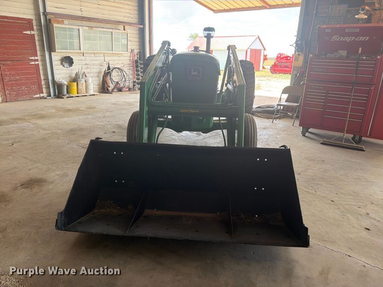 1966 John Deere 2020 Tractor - photo 2