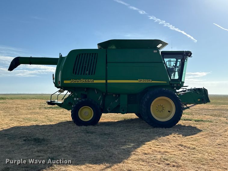 2005 John Deere 9760 STS Combine - photo 4