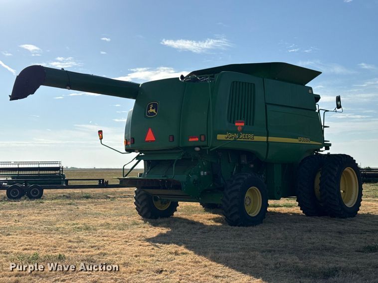 2005 John Deere 9760 STS Combine - photo 5