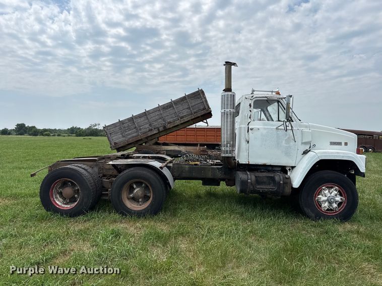 1984 GMC Brigadier Semi Truck - photo 4