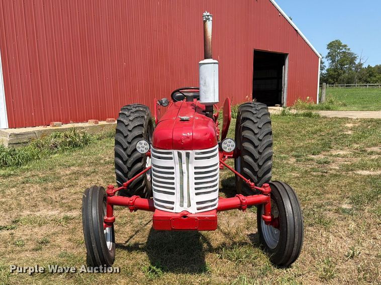 1956 International 300 Utility Tractor - photo 2
