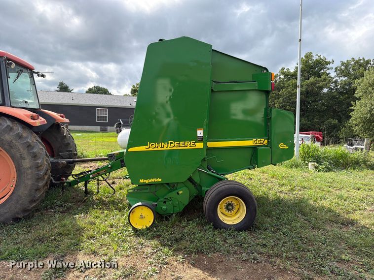 2004 John Deere 567 Megawide Round Baler - photo 2