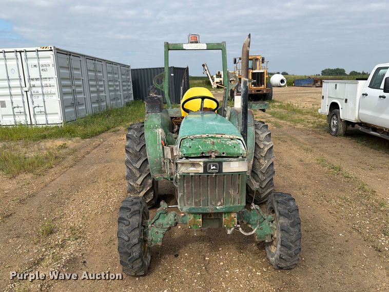 1993 John Deere 870 MFWD Tractor - photo 2
