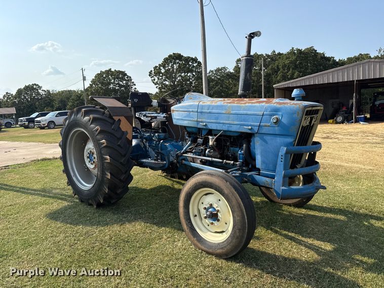 1973 Ford 3000 Tractor - photo 3