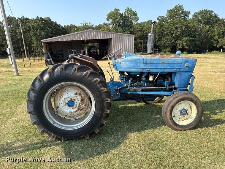 1973 Ford 3000 Tractor - photo 4