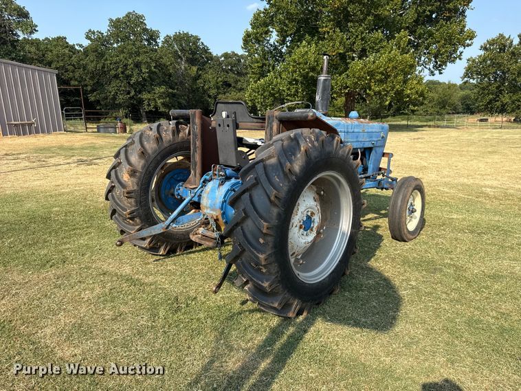 1973 Ford 3000 Tractor - photo 5