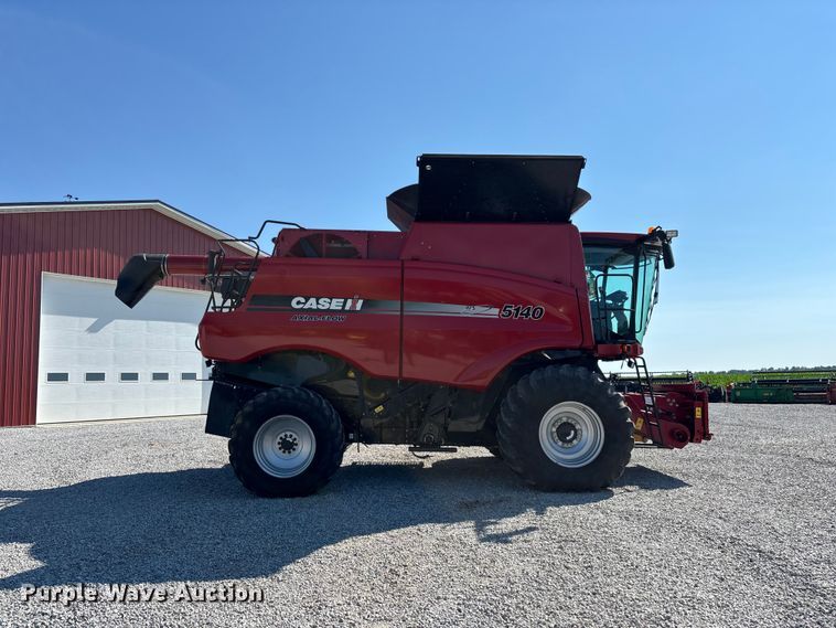 2014 Case IH 5140 Axial-Flow AFS Combine - photo 4