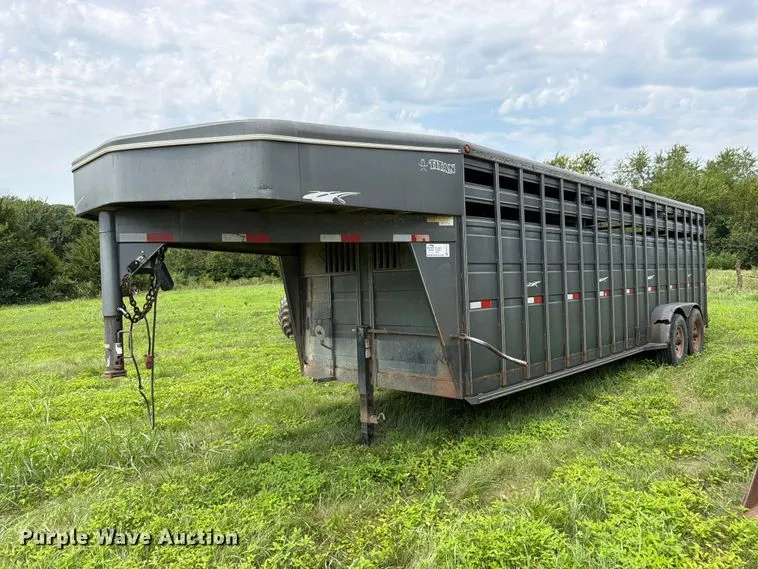 2008 Titan 1R7715 Livestock Trailer