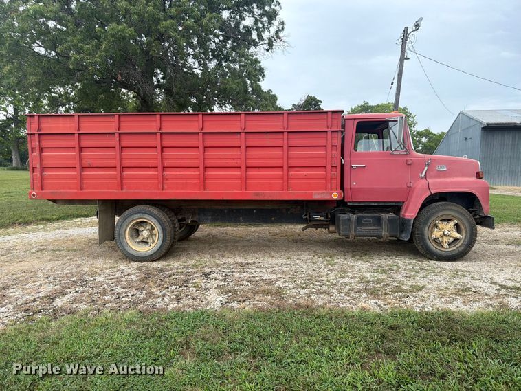 1974 Ford 700 Grain Truck - photo 4