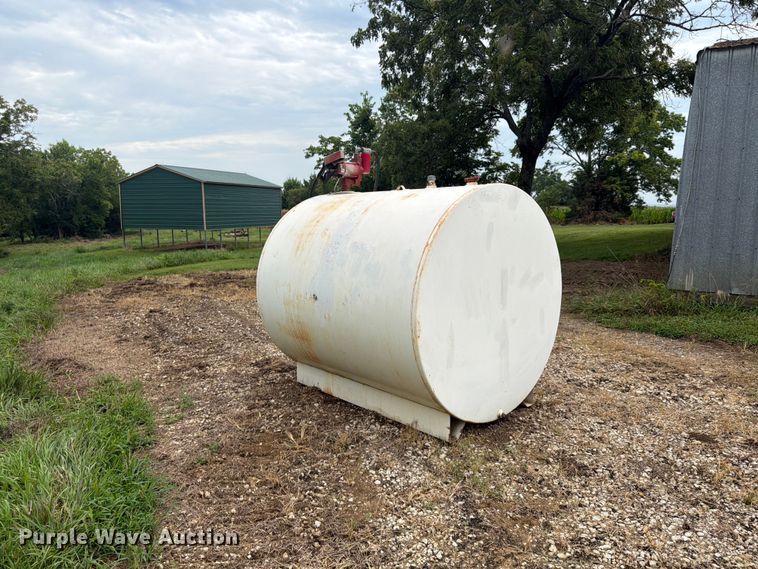 1,000 Gallon Diesel Fuel Tank - photo 4