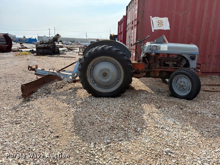 Ford Tractor - photo 4