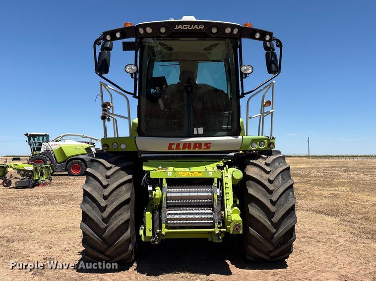 Claas Jaguar 990 Forage Harvester - photo 2