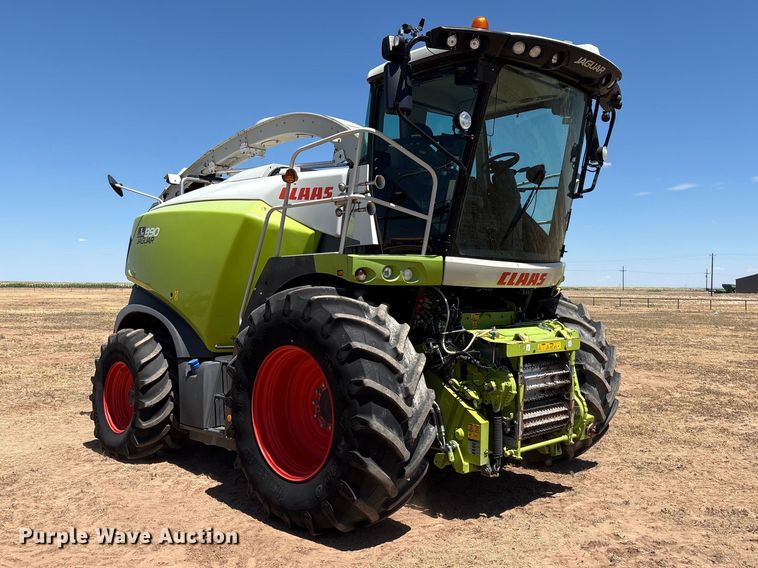 Claas Jaguar 990 Forage Harvester - photo 3