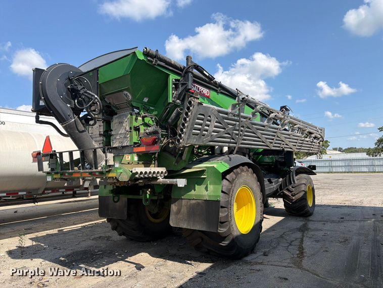2023 John Deere 800R Spreader - photo 5