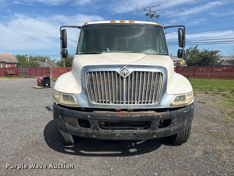2007 International 4300 Flatbed Truck - photo 2