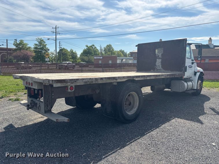 2007 International 4300 Flatbed Truck - photo 5