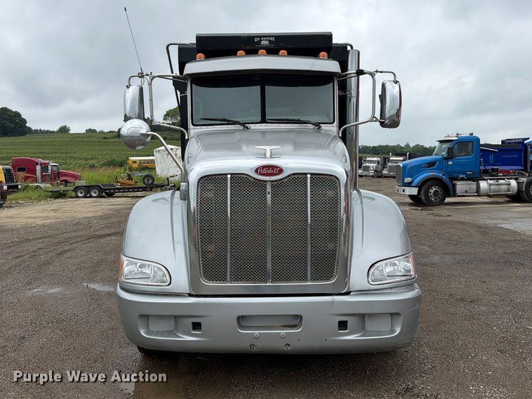 2012 Peterbilt 386 Dump Truck - photo 2