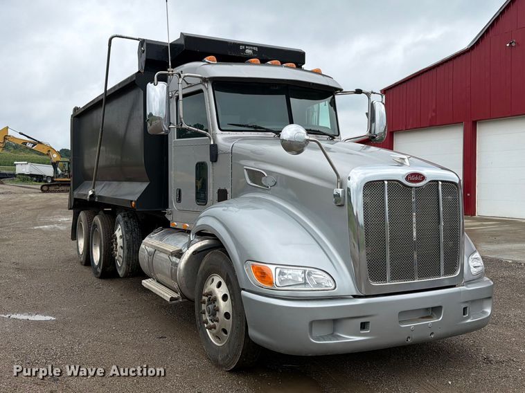 2012 Peterbilt 386 Dump Truck - photo 3