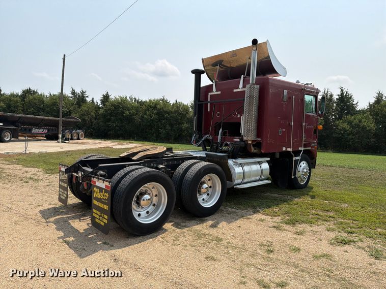 1990 Kenworth K 100E Semi Truck - photo 5