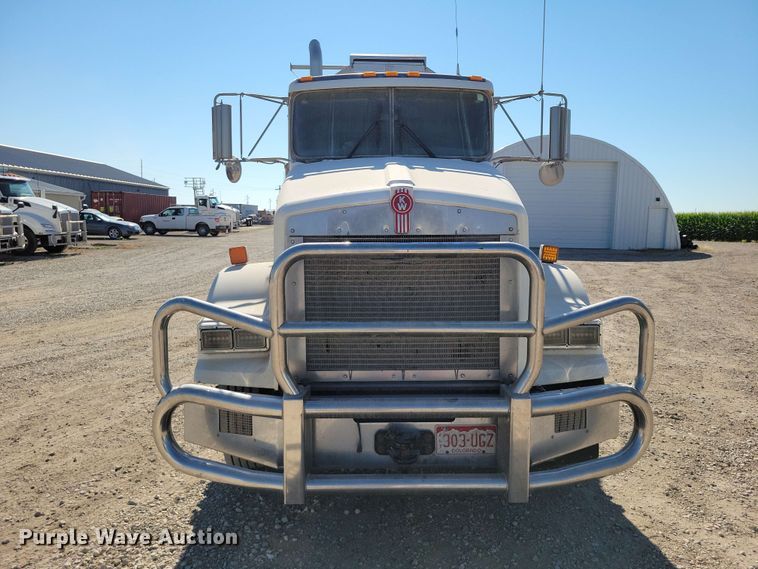 2014 Kenworth T800 Semi Truck - photo 2