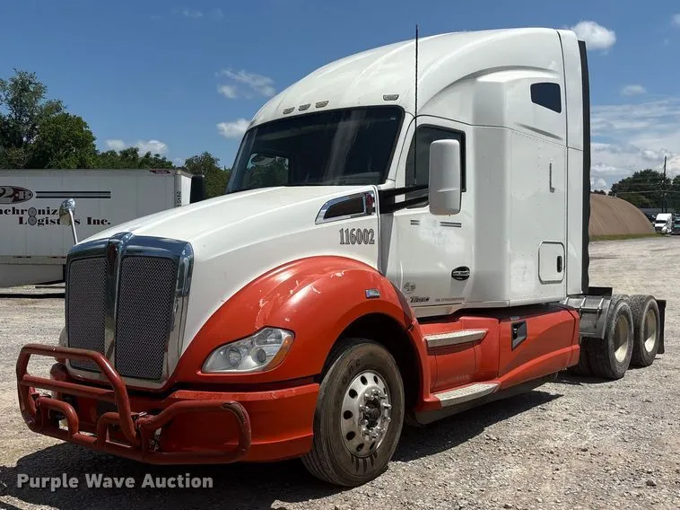 2016 Kenworth T680 Semi Truck