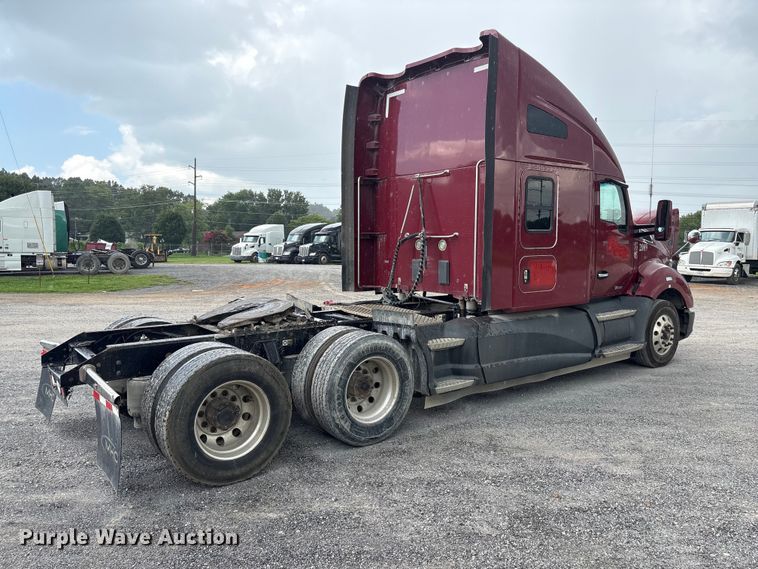 2015 Kenworth T680 Semi Truck - photo 5