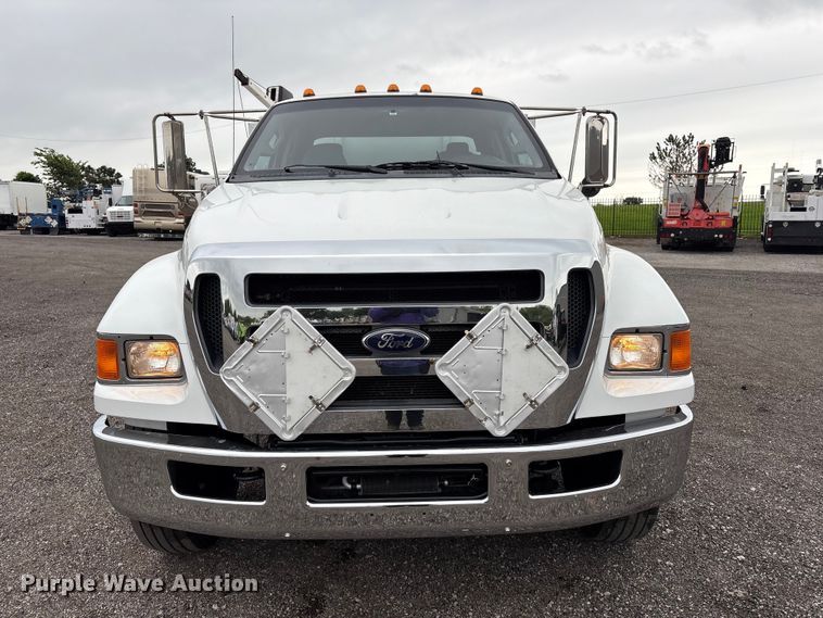 2015 Ford F650 Super Duty Ext. Cab Flatbed Truck - photo 2