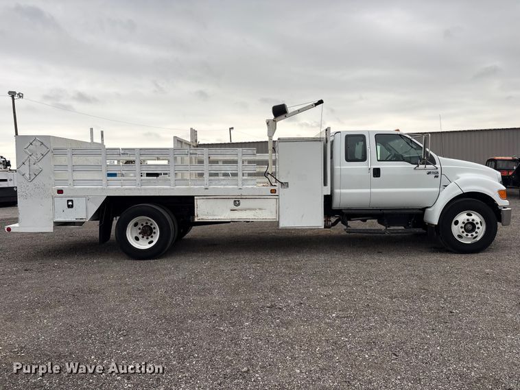 2015 Ford F650 Super Duty Ext. Cab Flatbed Truck - photo 4