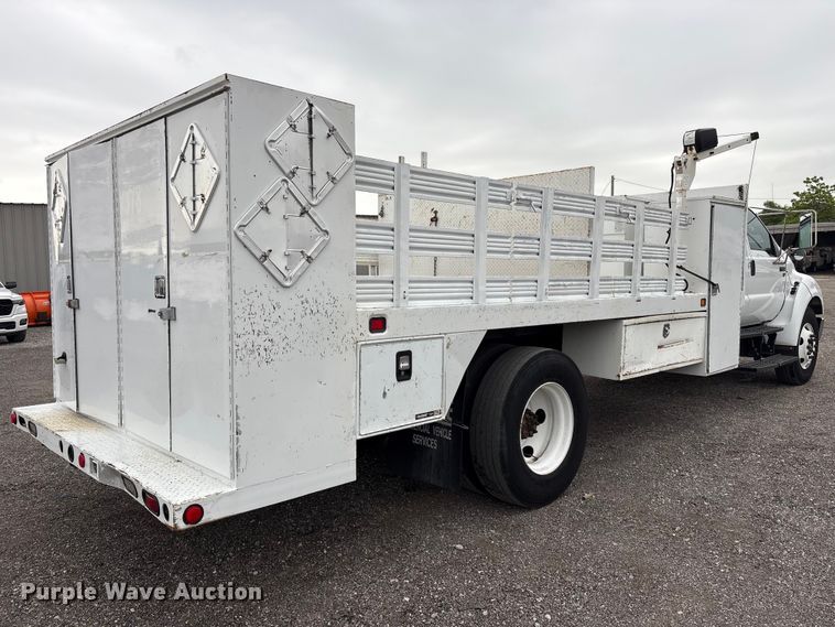 2015 Ford F650 Super Duty Ext. Cab Flatbed Truck - photo 5