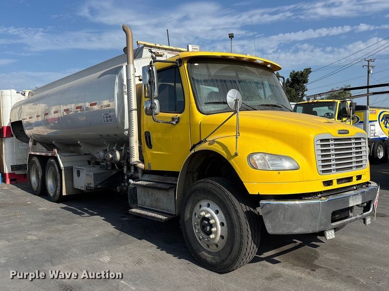 2014 Freightliner Business Class M2 Fuel Truck - photo 3