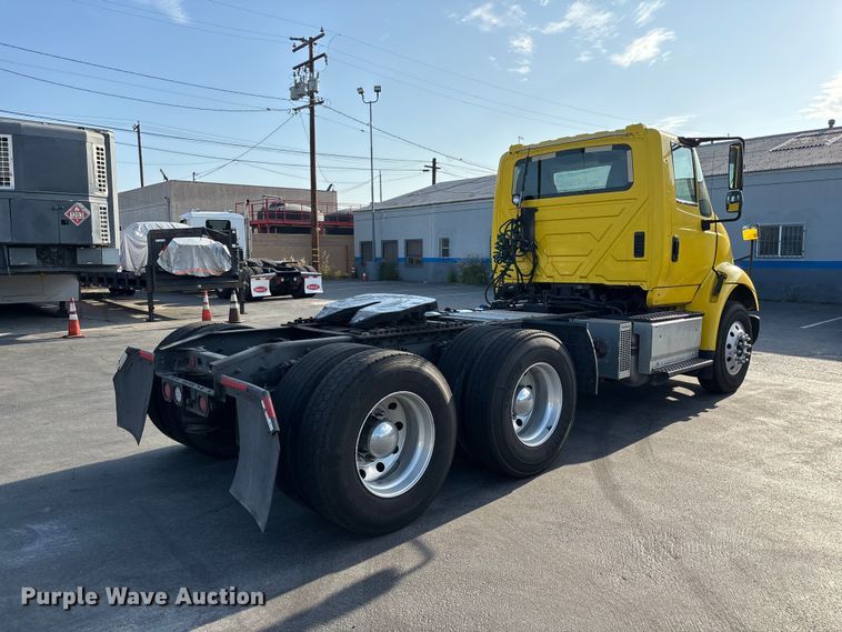 2016 International 8600 Semi Truck - photo 5