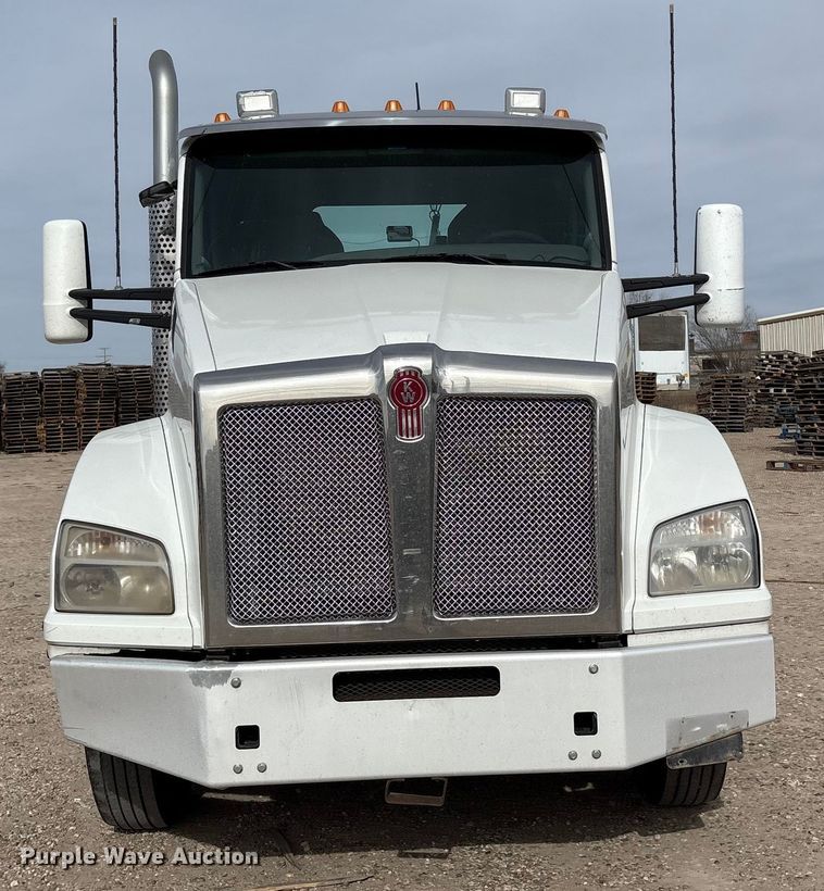 2019 Kenworth T880 Semi Truck - photo 2