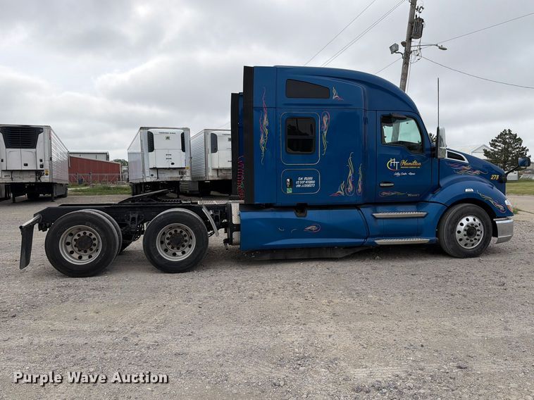 2018 Kenworth T680 Semi Truck - photo 4
