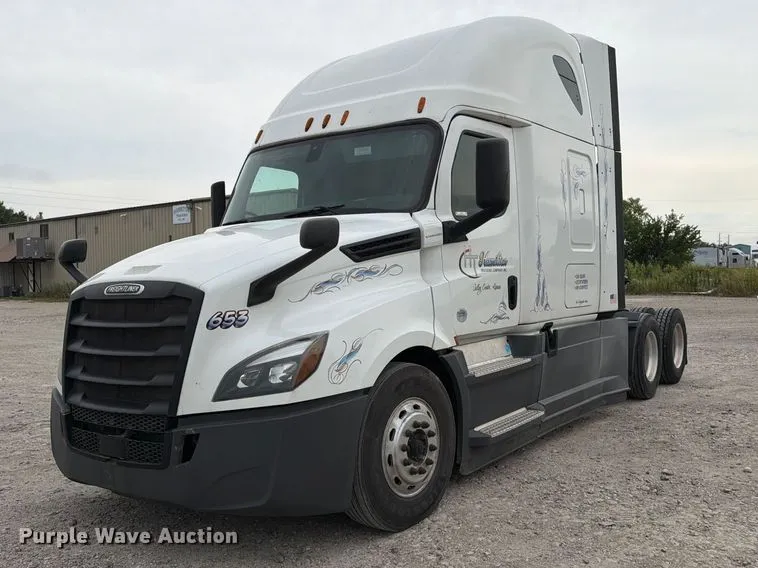 2019 Freightliner Cascadia Semi Truck
