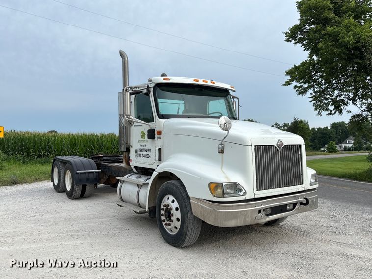 2006 International 9400i Semi Truck - photo 3