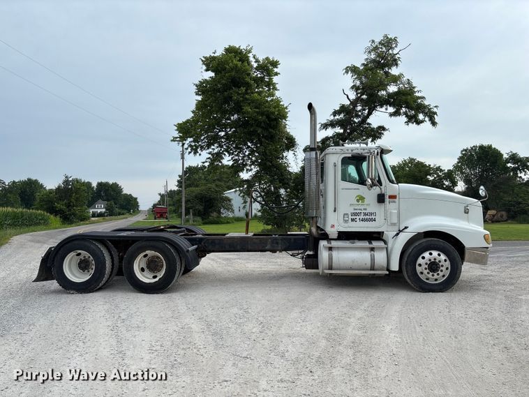 2006 International 9400i Semi Truck - photo 4