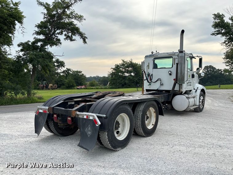 2006 International 9400i Semi Truck - photo 5