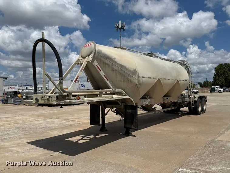 1999 Fruehauf  HAB-HT2-J1000X3 Pneumatic Dry Bulk Trailer