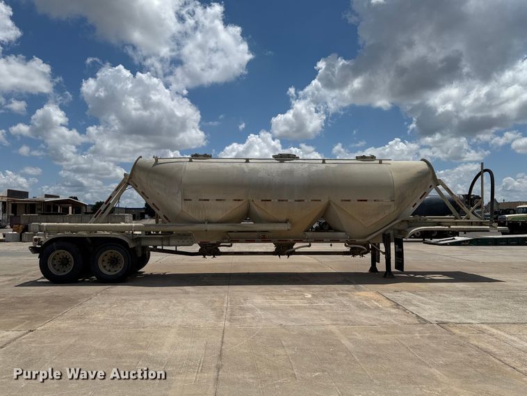 1999 Fruehauf  HAB-HT2-J1000X3 Pneumatic Dry Bulk Trailer - photo 4