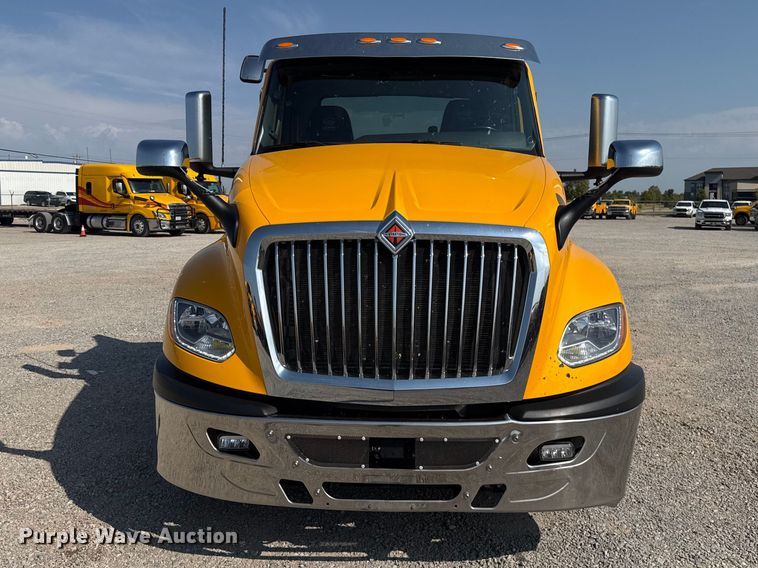 2023 International LT625 Semi Truck - photo 2