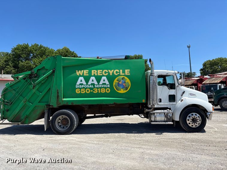 2005 Kenworth T300 Refuse Truck - photo 4